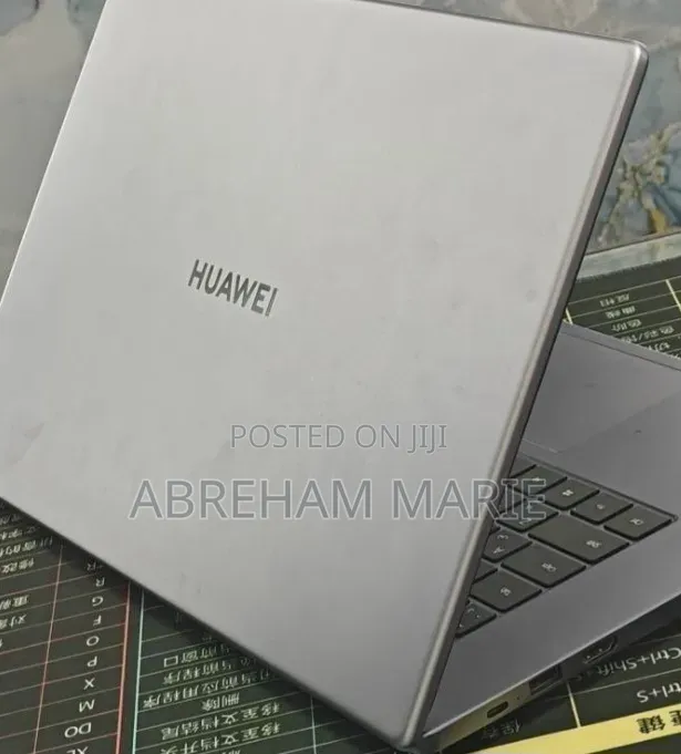 New Laptop Huawei MateBook 13 WRT-W19E 8GB Intel Core i3 SSD 256GB