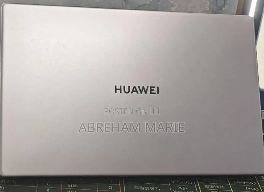 New Laptop Huawei MateBook 13 WRT-W19E 8GB Intel Core i3 SSD 256GB
