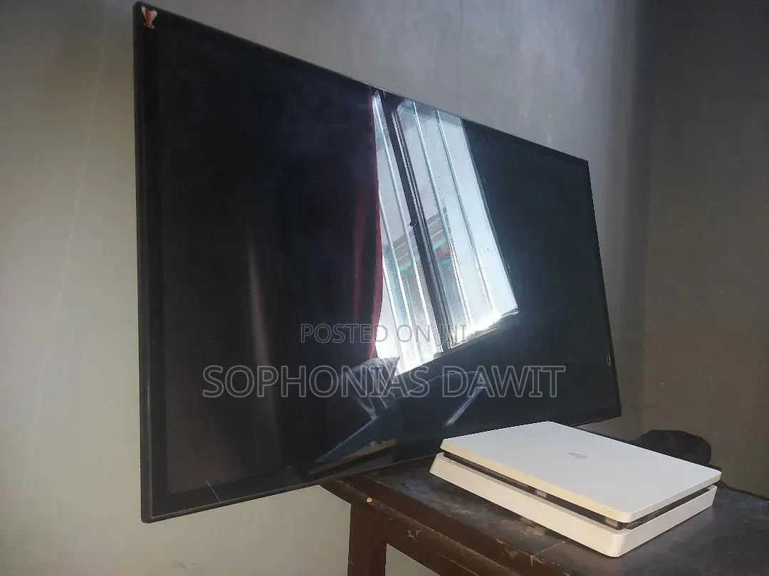Crio 43 Inch TV