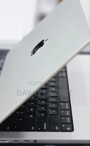 New Laptop Apple MacBook Pro 2024 M4 24GB Apple M4 SSD 512GB