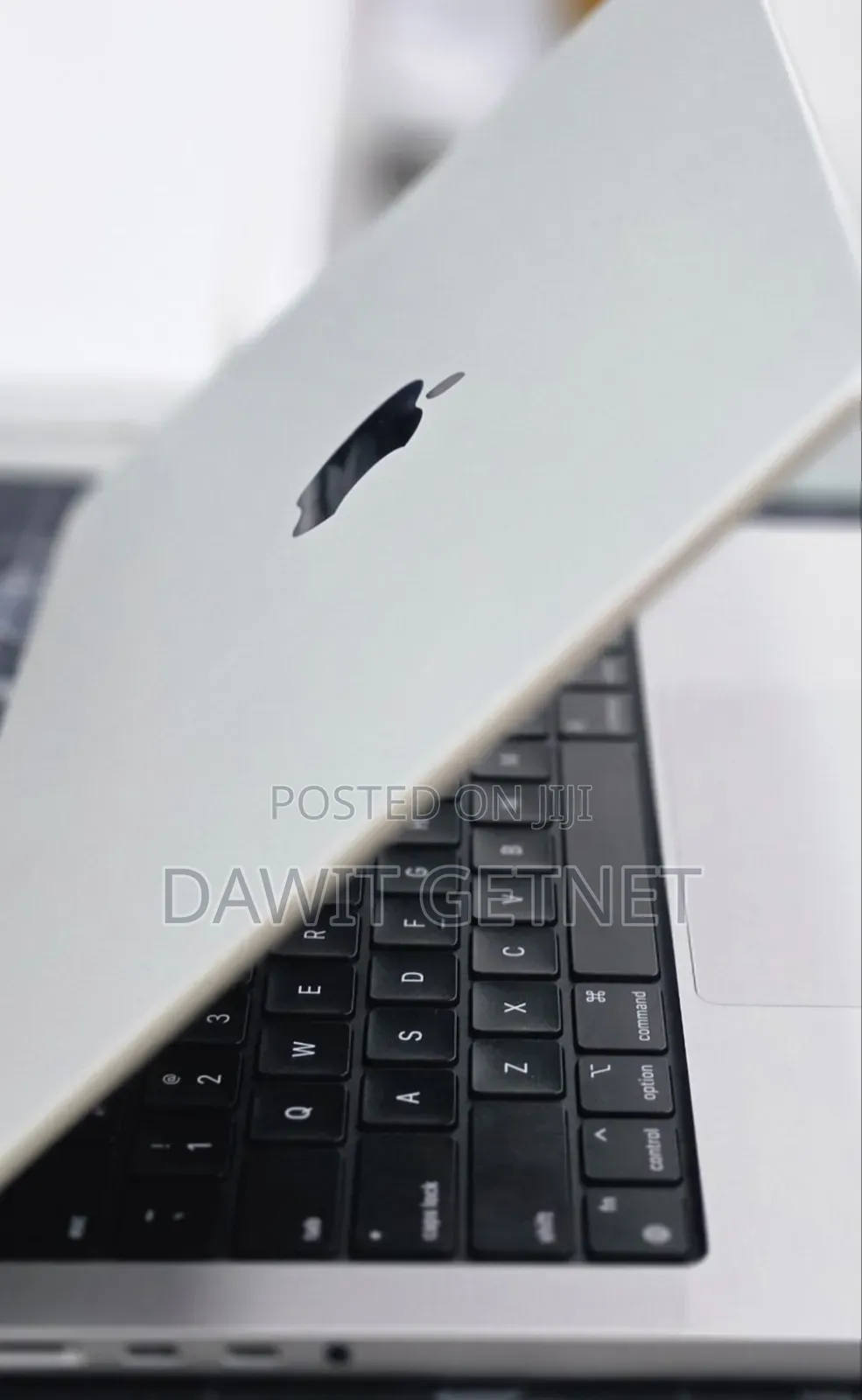 New Laptop Apple MacBook Pro 2024 M4 24GB Apple M4 SSD 512GB