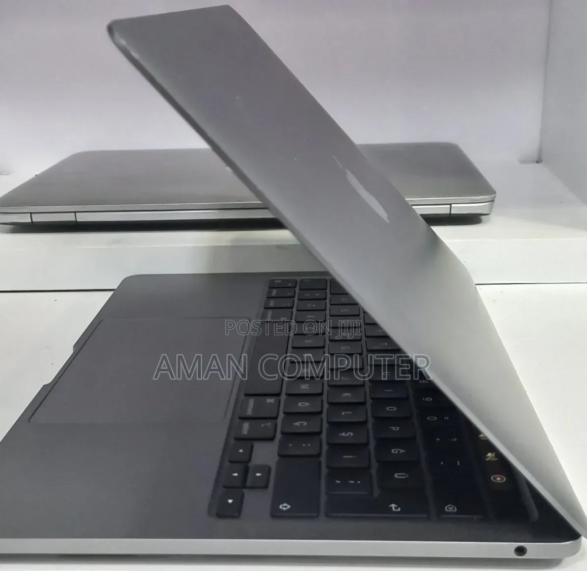 New Laptop Apple MacBook Pro 2020 M1 8GB Apple M1 SSD 256GB