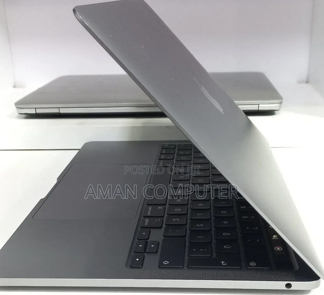 New Laptop Apple MacBook Pro 2020 M1 8GB Apple M1 SSD 256GB