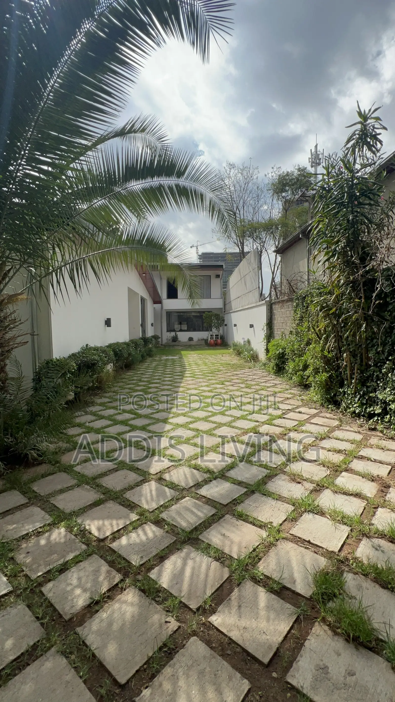 Furnished 6bdrm Villa in Bole for rent