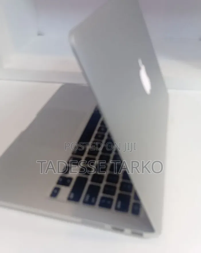 New Laptop Apple MacBook Pro 2013 8GB Intel Core i5 SSD 256GB