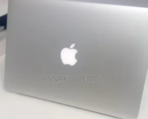 New Laptop Apple MacBook Pro 2013 8GB Intel Core i5 SSD 256GB