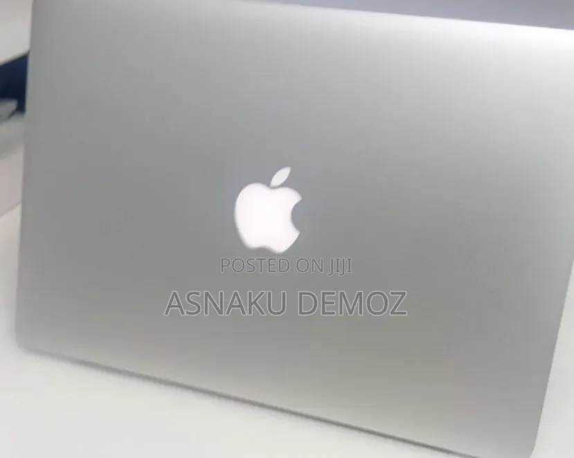 New Laptop Apple MacBook Pro 2013 8GB Intel Core i5 SSD 256GB