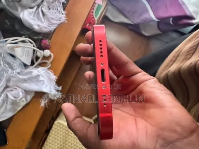 Apple iPhone 12 64 GB Red