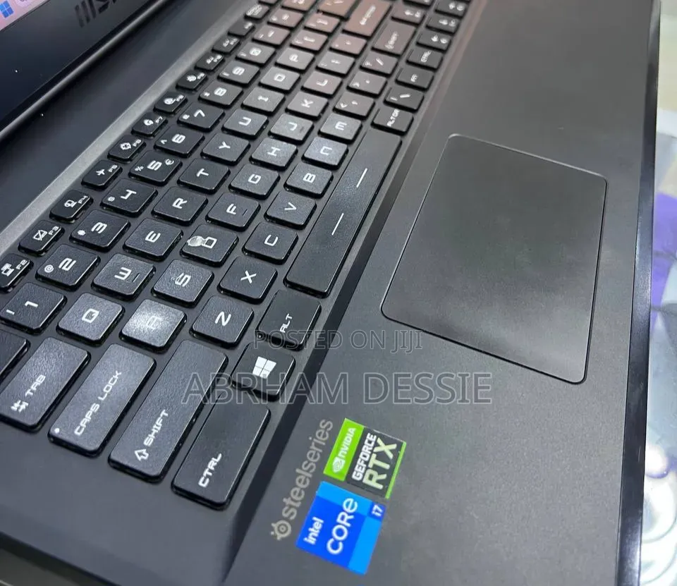New Laptop MSI GP75 Leopard 16GB Intel Core i7 SSD 512GB