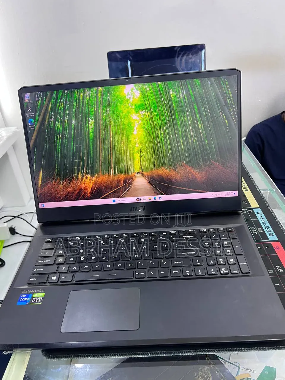 New Laptop MSI GP75 Leopard 16GB Intel Core i7 SSD 512GB