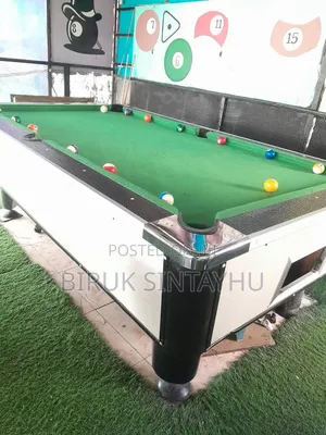 1 Pool እና 1 ጆተኒ