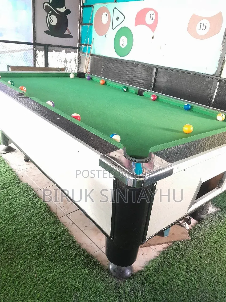 1 Pool እና 1 ጆተኒ