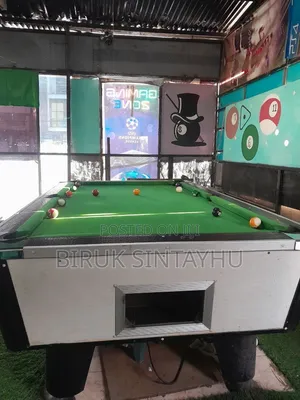 1 Pool እና 1 ጆተኒ