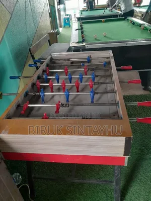 1 Pool እና 1 ጆተኒ