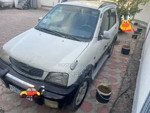 Car 1998 White