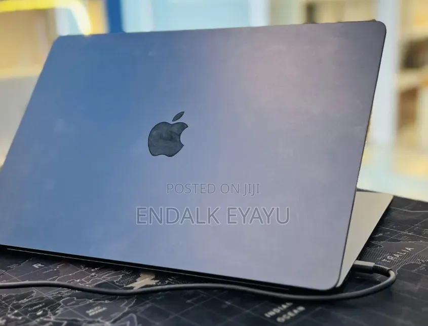 New Laptop Apple MacBook Air 2024 M3 8GB Apple M3 SSD 256GB