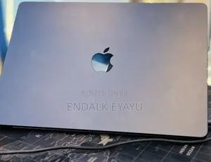 New Laptop Apple MacBook Air 2024 M3 8GB Apple M3 SSD 256GB