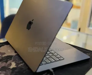 New Laptop Apple MacBook Air 2024 M3 8GB Apple M3 SSD 256GB