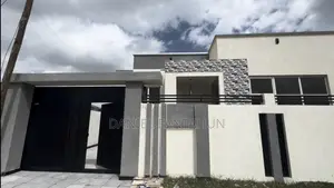 5bdrm Villa in 150 M2 Villa Ayat 49, Yeka for sale