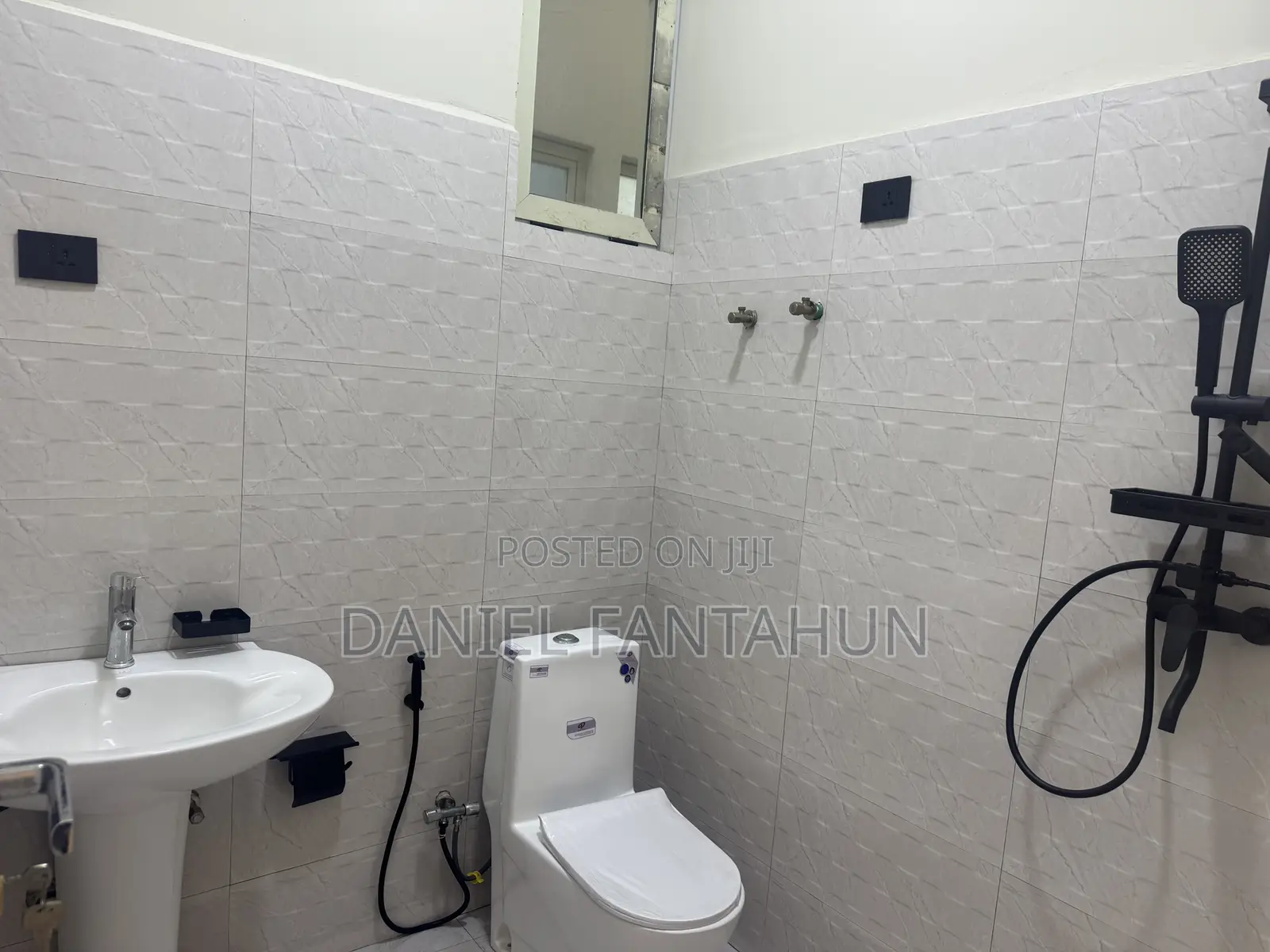 5bdrm Villa in 150 M2 Villa Ayat 49, Yeka for sale