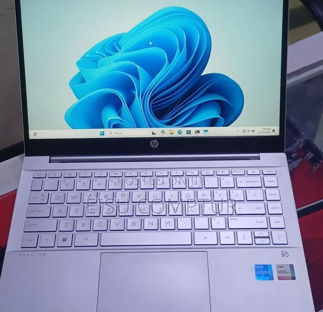 New Laptop HP Pavilion 15 8GB Intel Core i5 SSD 512GB