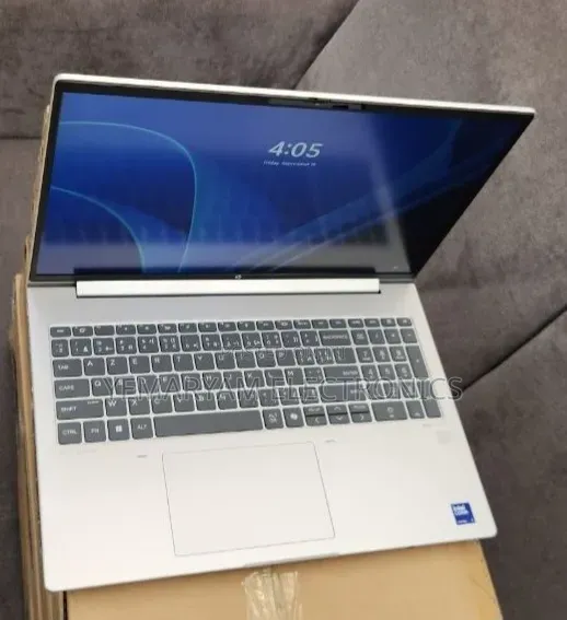 New Laptop HP ProBook 460 G11 16GB Intel Core Ultra 7 SSD 512GB