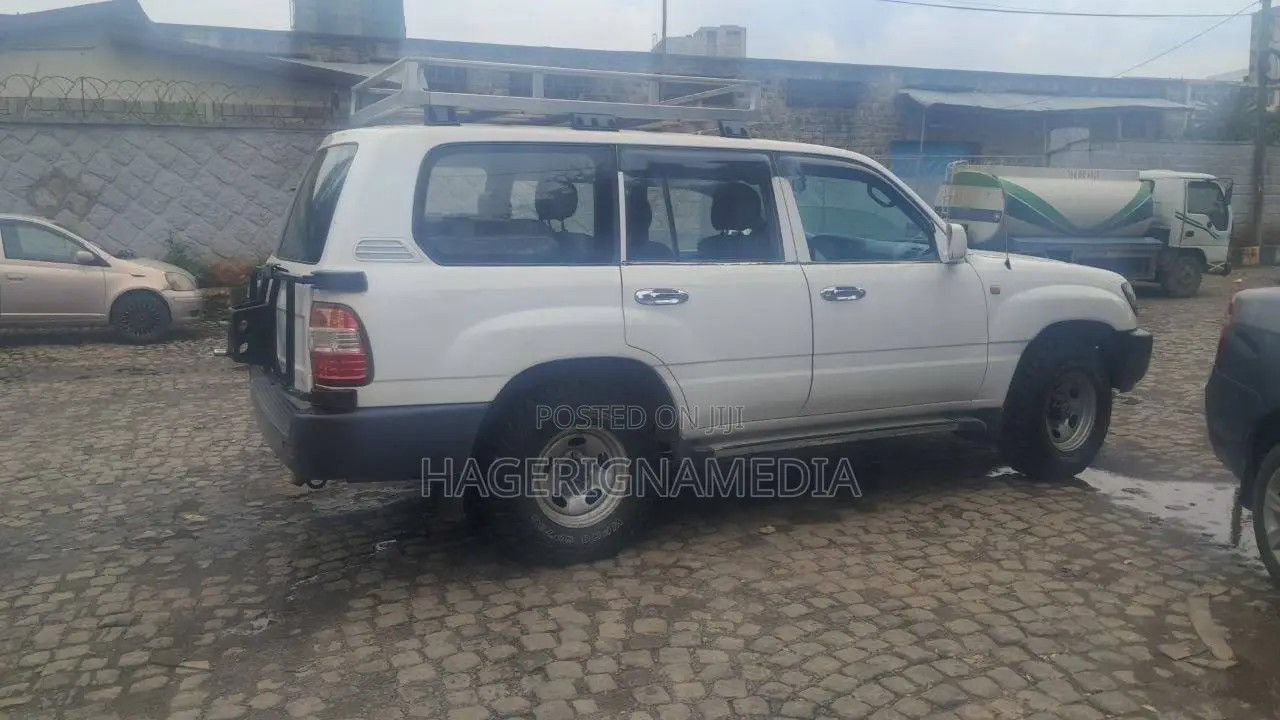 Toyota Land Cruiser 2008 White