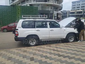 Toyota Land Cruiser 2008 White