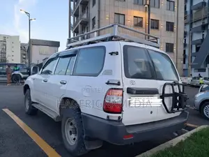 Toyota Land Cruiser 2008 White