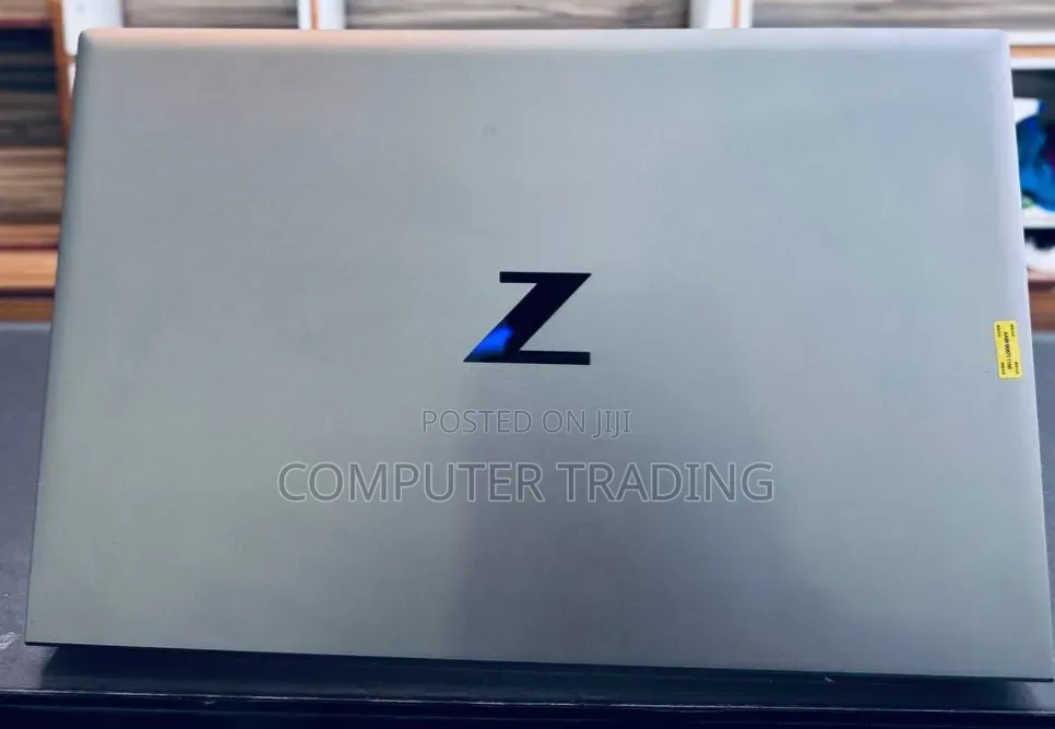 New Laptop HP ZBook Firefly G8 16GB Intel Core i7 SSD 512GB