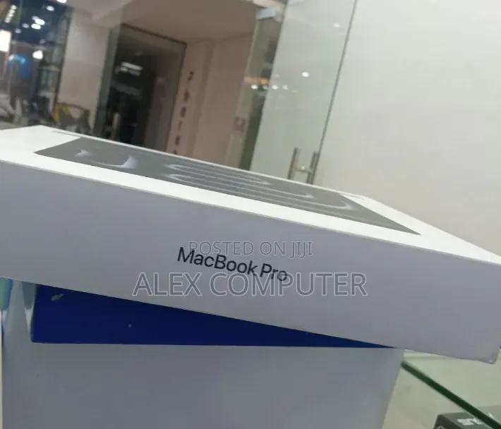 New Laptop Apple MacBook Pro 2026 M5 Max 48GB Apple M5 Max SSD 2T