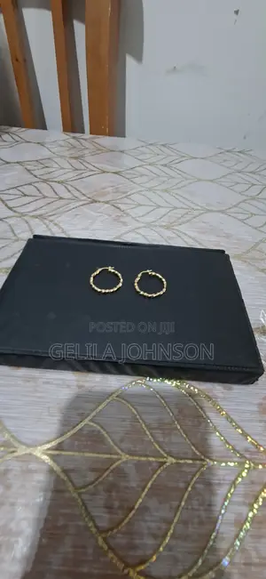 18 Karat 2.4 Gram GOLD EARNING DUBAI
