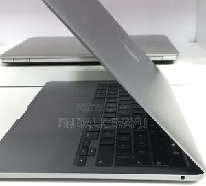 New Laptop Apple MacBook Pro 2020 M1 8GB Apple M1 Pro SSD 256GB