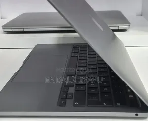 New Laptop Apple MacBook Pro 2020 M1 8GB Apple M1 Pro SSD 256GB