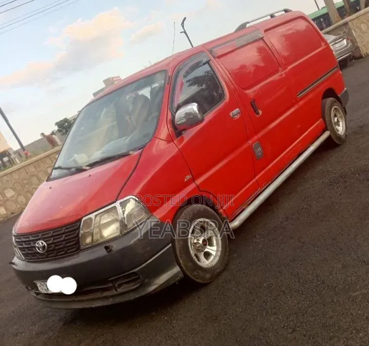 Toyota Grand HiAce 2002 Red