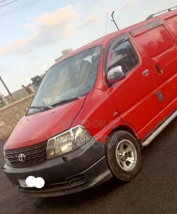 Toyota Grand HiAce 2002 Red