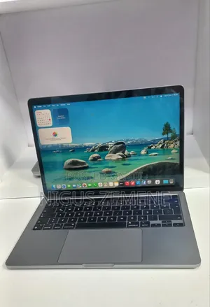 New Laptop Apple MacBook Pro 2020 M1 8GB Apple M1 SSD 256GB
