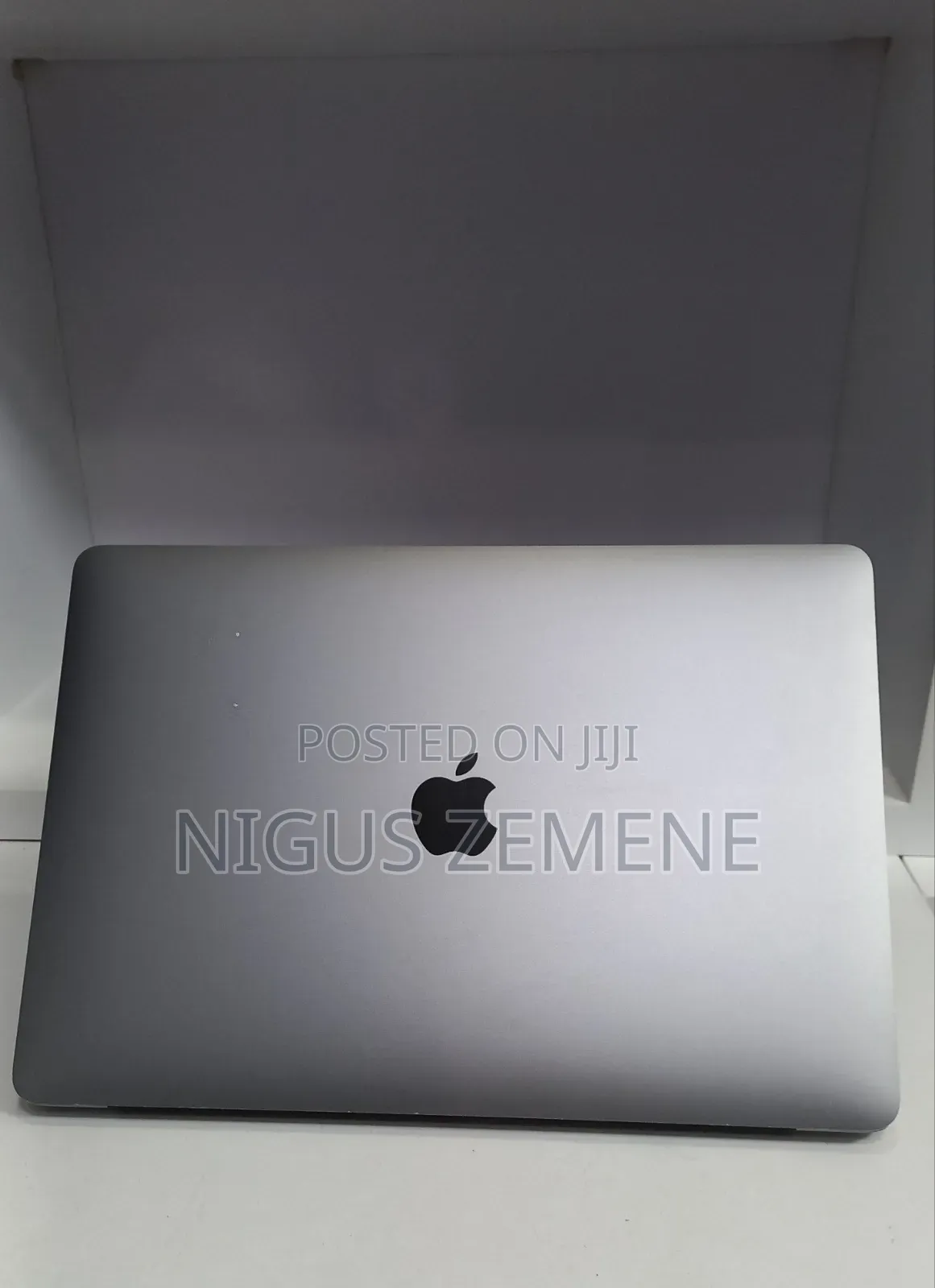 New Laptop Apple MacBook Pro 2020 M1 8GB Apple M1 SSD 256GB
