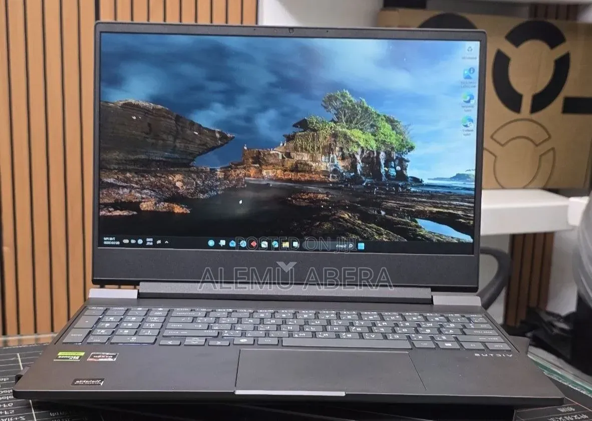 New Laptop HP Victus 15 16GB AMD Ryzen 7 SSD 512GB