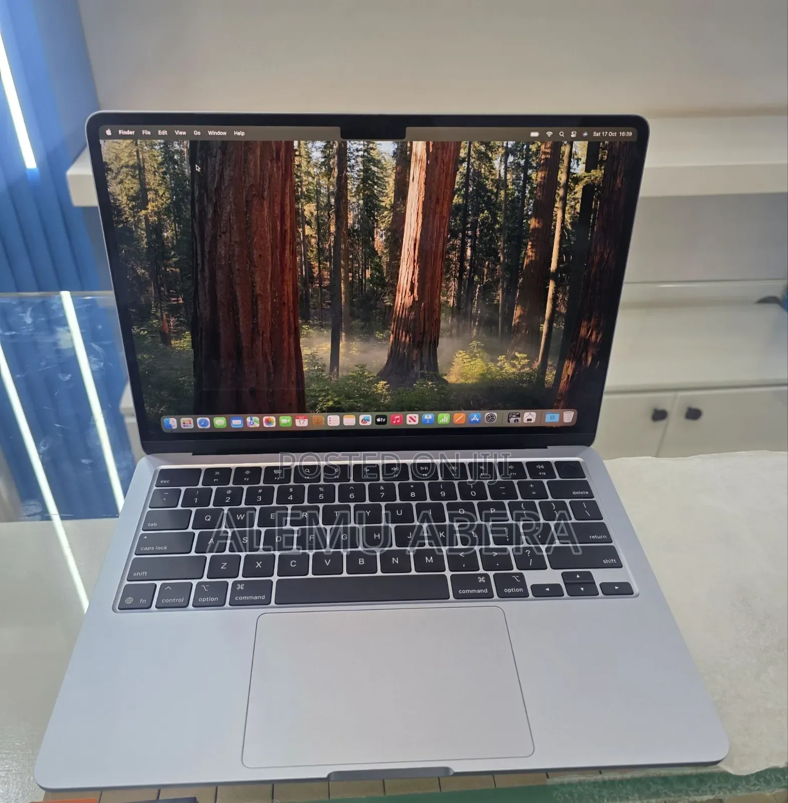 New Laptop Apple MacBook Air 2025 M4 16GB Apple M4 SSD 512GB