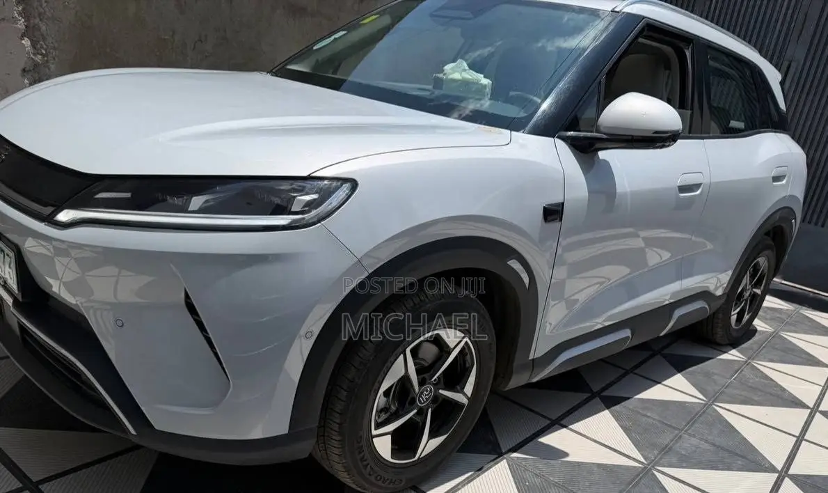 BYD Yuan Up 2025 Silver