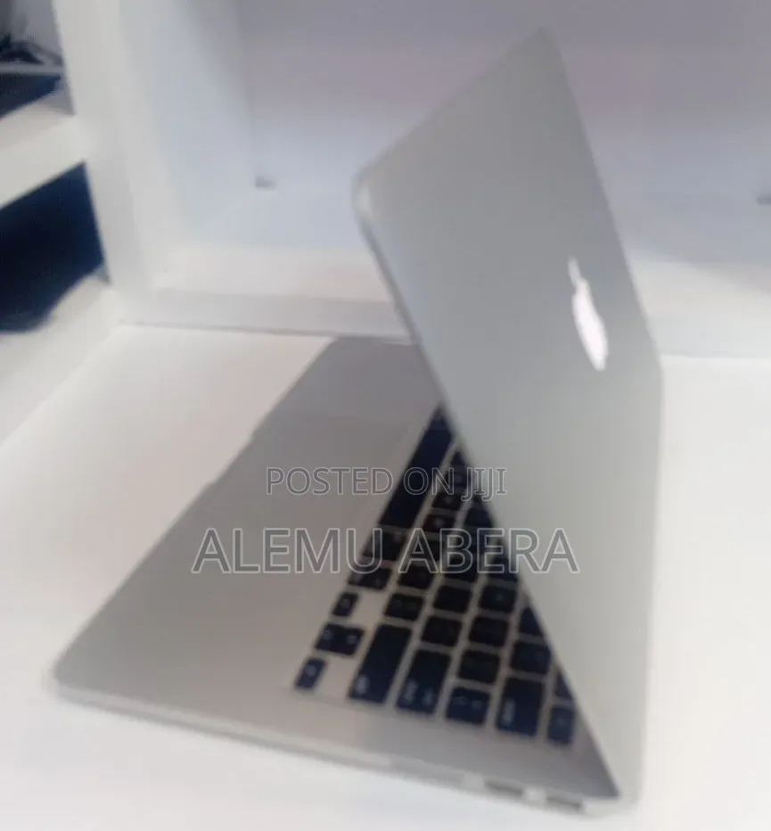 New Laptop Apple MacBook Pro 2013 8GB SSD 256GB