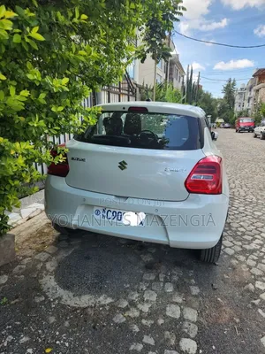 Suzuki Swift 2023 White