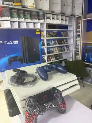  PS4 Pro 1TB 4K HDR – 2 Controllers | Full Accessories & Warranty