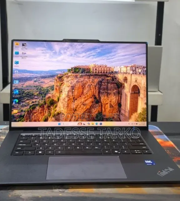 New Laptop Lenovo 32GB Intel Core Ultra 7 SSD 1T