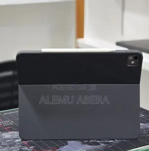 New Apple iPad Pro 13 (2025) 256 GB