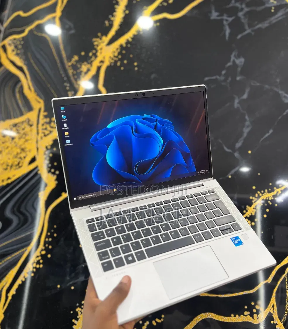 New Laptop HP EliteBook 830 G8 16GB Intel Core i5 SSD 512GB
