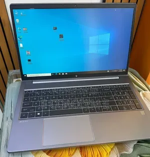 New Laptop HP ZBook Studio G8 16GB Intel Core i7 SSD 512GB