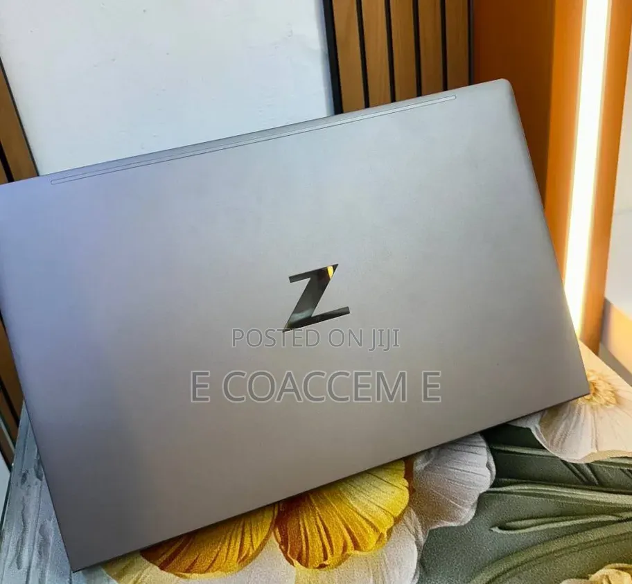 New Laptop HP ZBook Studio G8 16GB Intel Core i7 SSD 512GB