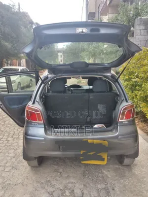 Toyota Vitz 1.3 AWD 5dr 2005 Gray